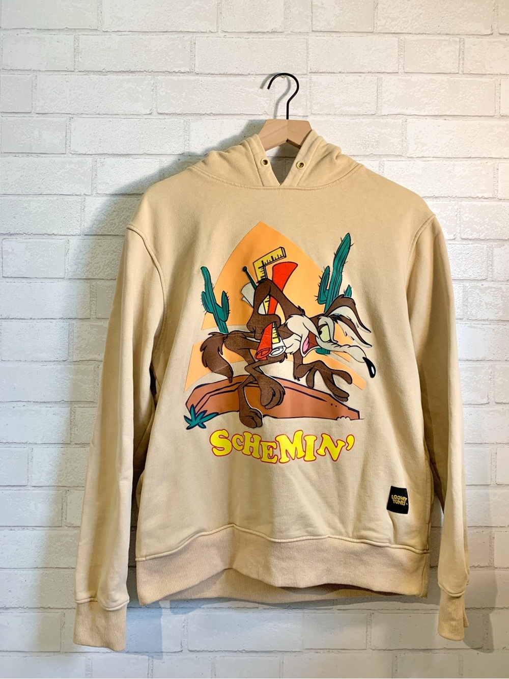 Looney Tunes x Maxima Beige 'Schemin' Wile E. Coyote Graphic Hoodie